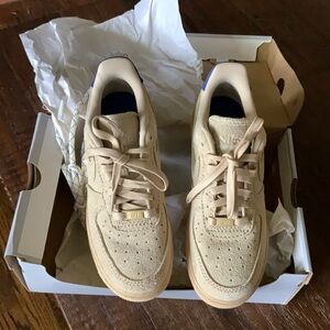 Nike Air Force 1 '07 LX women’s 7 1/2